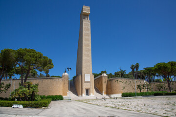 Obraz premium Brindisi, Apulien, Salento Ehrenmal für den italienischen Seemann, 1933 errichtet