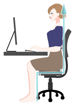 良い角度の姿勢でパソコンを打つ女性