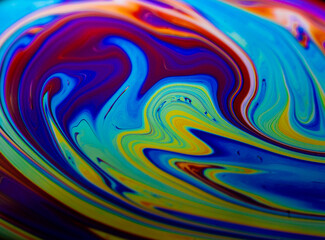 Kraftvolle Farben einer Seifenblase
