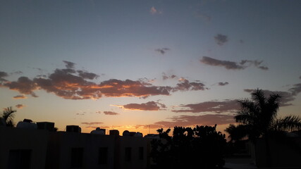 Obraz premium Atardecer con nubes