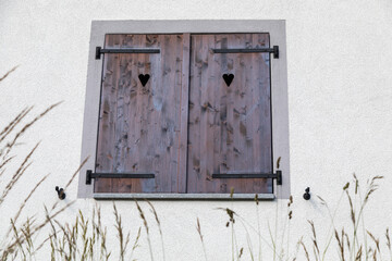 wooden_shutters