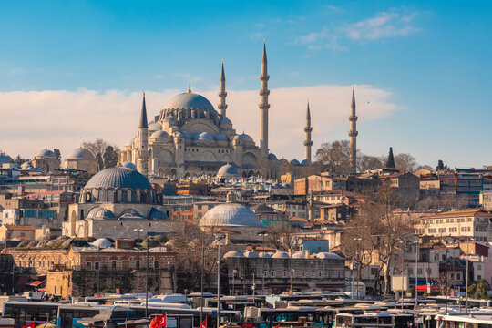 Turkey, Istanbul, Rustem Pasha Mosque, Suleymaniye Mosque and surrounding buildings