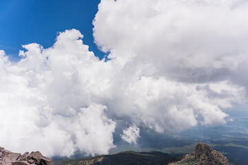 A mesmerizing view of the malinche volcano in the clouds