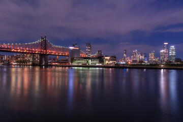 Naklejka na ściany i meble Queensboro Bridge and Roosevelt island at night 