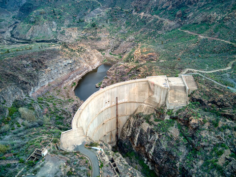 Foto a&eacute;rea con dron de la Presa de Soria en Gran Canaria, Canarias.