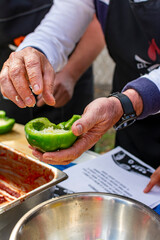 pimiento morrón con huevo y queso parmesano al carbón.
ají dulce  con huevo y queso parmesano.

pimiento morrón con huevo y queso parmesano al carbón  