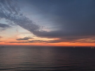 Naklejka premium sunset over the sea