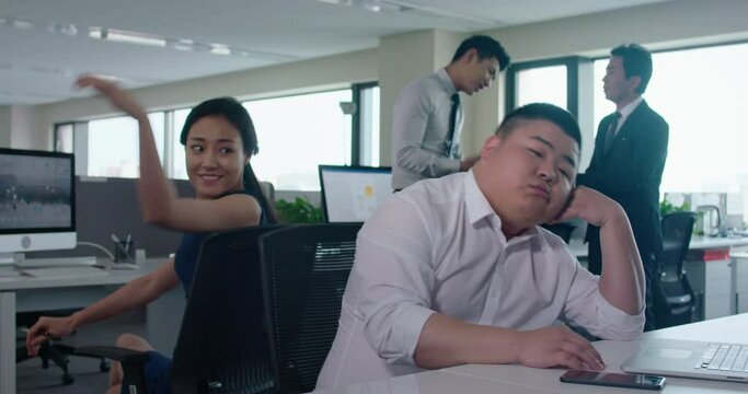 Business people slacking off in office,4K