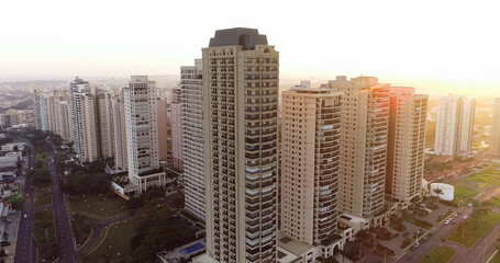 Avenida Professor João Fiúza, the most famous avenue in Ribeirão Preto, São Paulo / Brazil