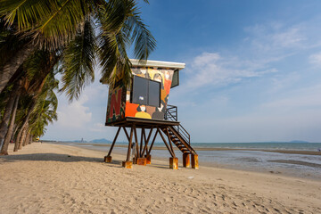 Observation Tower on Bangsaen beach in the evening time. Very few people because of the Covid-19 situation. - obrazy, fototapety, plakaty