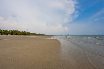 Bangsaen beach in the evening time. Very few people because of the Covid-19 situation. - obrazy, fototapety, plakaty