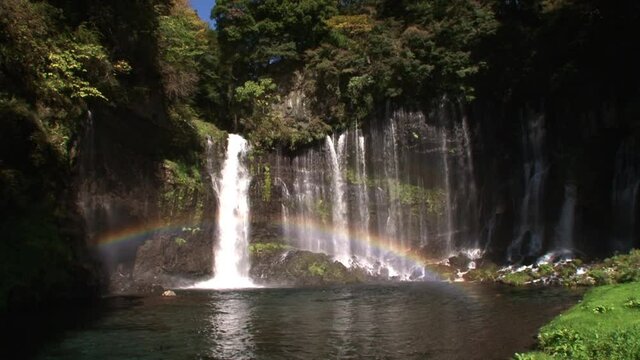 那智の滝　虹