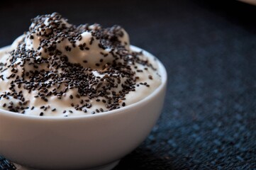 greek jogurt mit chia seeds
