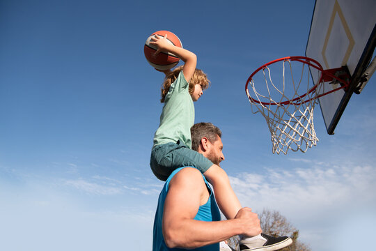 Father Son Basketball Images – Parcourir 3,997 le catalogue de photos,  vecteurs et vidéos | Adobe Stock