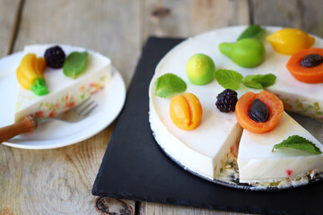 Summer yoghurt cake with fruits.