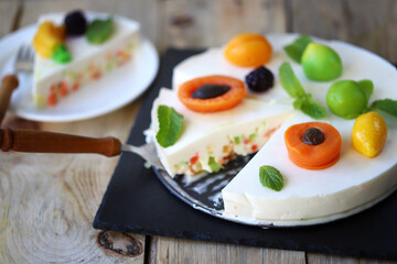 Summer yoghurt cake with fruits.