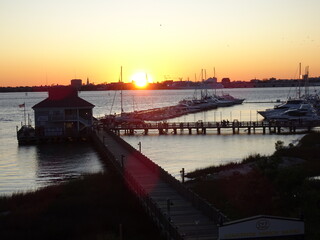 Fototapeta premium Charleston waterfront at sunset