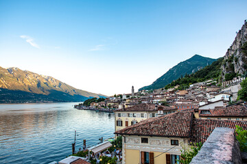 Fototapeta na wymiar Italienische Kleinstadt nahe dem Gardasee.