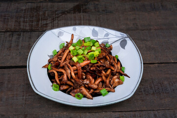 individual serving of shimeji mushroom brazilian food