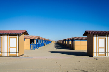 Stabilimenti balneari chiusi d'inverno sulla spiaggia del Lido di Venezia