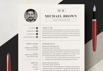 Black and White Minimalist Creative Resume