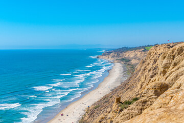 Fototapeta na wymiar The beautiful California coast near blacks beach in San Diego County, California. A wonderful cloudless day!
