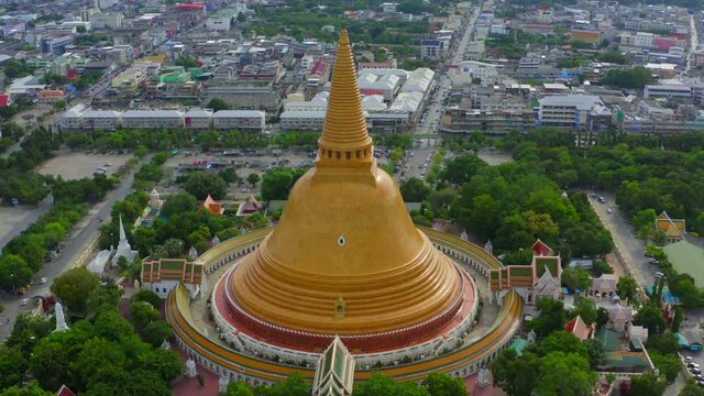 Wat Phra Pathom Chedi Ratchaworamahawihan or Wat Phra Pathommachedi Ratcha Wora Maha Wihan, in Nakhon Pathom, Thailand
