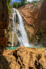 Fototapeta na wymiar Beautiful waterfall located in Oaxaca, Mexico. Turquoise water. Santiago Apoala, Mexico