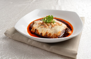 roasted cold white tender chicken in hot and spicy mala chilli sambal oil sauce chinese appetiser halal menu