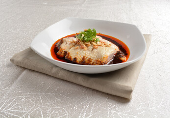 roasted cold white tender chicken in hot and spicy mala chilli sambal oil sauce chinese appetiser halal menu
