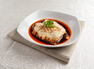 roasted cold white tender chicken in hot and spicy mala chilli sambal oil sauce chinese appetiser halal menu