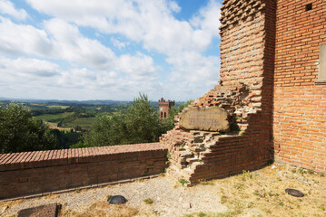 Vista panoramica del borgo di San Miniato, Duomo e campagna. Toscana Italia Europa.