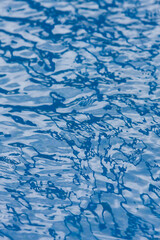 Ondulaciones en el agua.