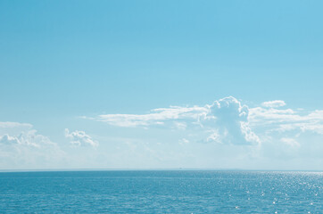seascape, The front view in the morning sky is bright blue with clear white clouds. And the ocean...