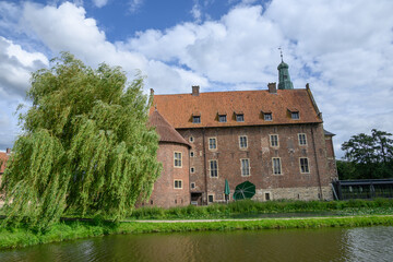Fototapeta premium Am Wasserschloss Raesfeld im Münsterland