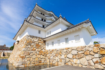 Fototapeta na wymiar 尼崎城と青空
