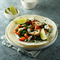 Flatbread with chicken and vegetables