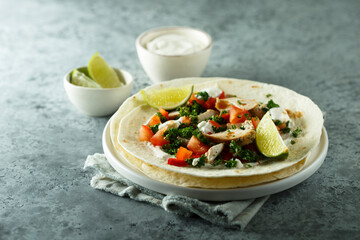 Flatbread with chicken and vegetables