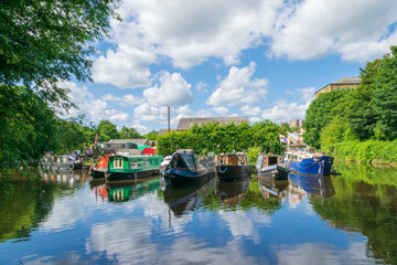 Fototapeta na wymiar boats on the canal