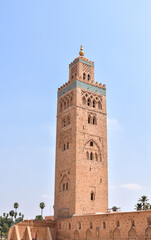 Fototapeta na wymiar Mezquita Kutubía árabe en Marrakech, Marruecos