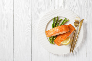 roast salmon fillets with lemon and asparagus