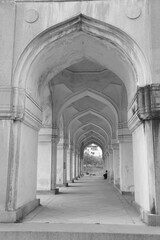 archway in qutub shahi tomb
