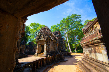 The castle around Angkor Thom belongs to the Khmer Empire. Located in the center of Angkor Thom