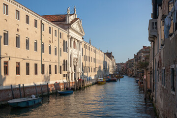 Venezia. Veduta del Rio di San Giovanni e Paolo con la chiesa di San Lazzaro dal Ponte dei...