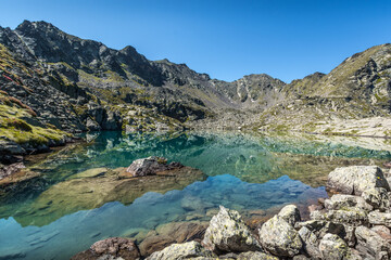 Etangs du Picot en Ari&egrave;ge au dessus de l'&eacute;tang de Soulcem - Magnifique lac de montagne - Occitanie - France