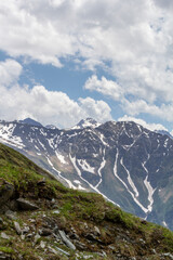 Obraz premium Blick auf eine Gebirgskette im Großglockner Nationalpark, Kals Österreich