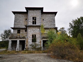 Fototapeta na wymiar abandoned hotel Tara in serbia