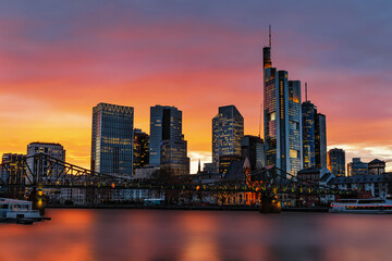 Fototapeta premium Frankfurt am Main Skyline - Wolkenkratzer