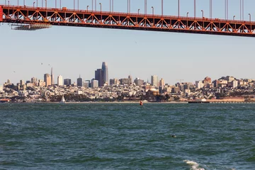 Photo sur Plexiglas Pont du Golden Gate San Francisco City Skyline From Under the Golden Gate Bridge on a Clear Fall Day