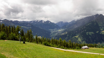 Fototapeta na wymiar Blick ins Tal von Matrei, Österreich